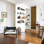 Atypical Parisian Apartment Near Belleville