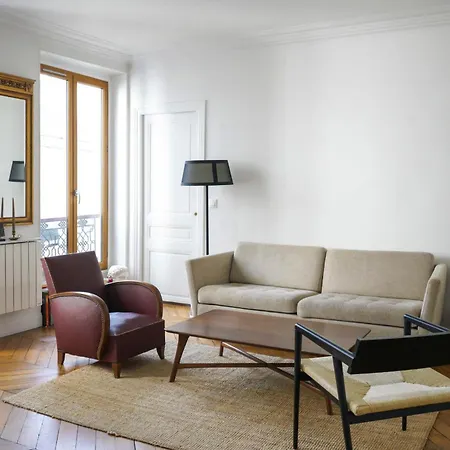 Apartment Atypical Parisian Near Belleville